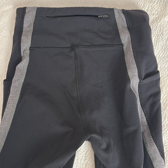Lululemon sz2 Black and Gray Leggings/running - Picture 4 of 6